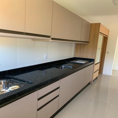 APARTAMENTO PRONTO PARA MORAR COM VISTA MAR E SEMIMOBILIADO 