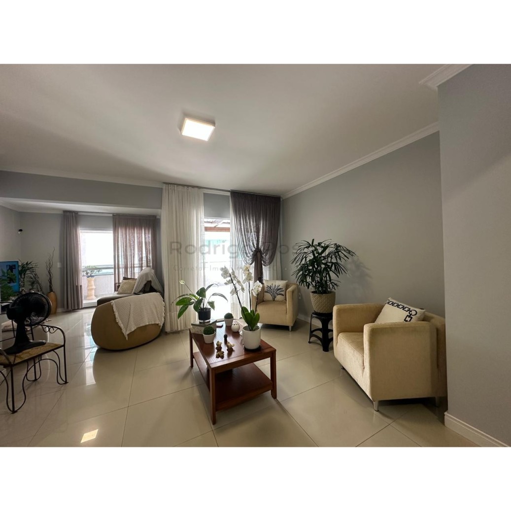 Parcelado em 84x | 3 Quartos Finamente Mobiliado – Meia Praia, Itapema