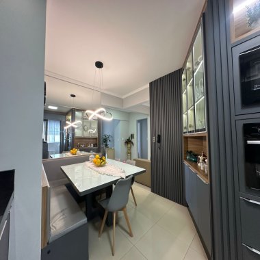 Parcelado em 84x | 3 Quartos Finamente Mobiliado – Meia Praia, Itapema