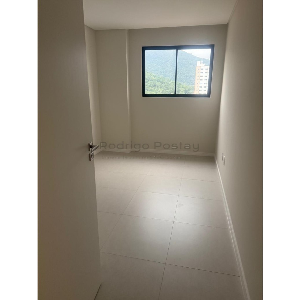 Apartamento a poucos metros da praia no Privillege Residence - Tabuleiro Itapema