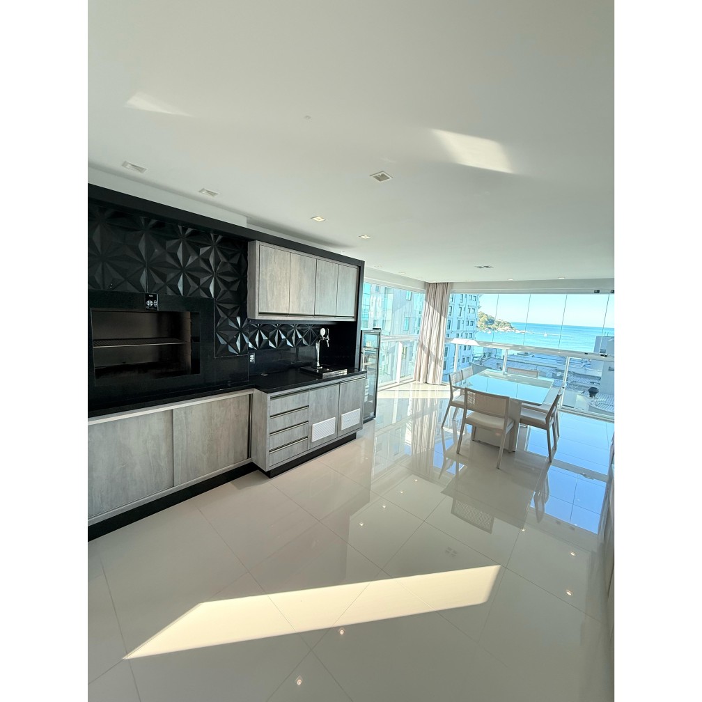 Apartamento com incrível vista mar no Centro Itapema Pronto para Morar - 03 Suítes sendo 01 Master 