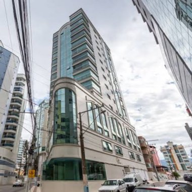 Apartamento com incrível vista mar no Centro Itapema Pronto para Morar - 03 Suítes sendo 01 Master 