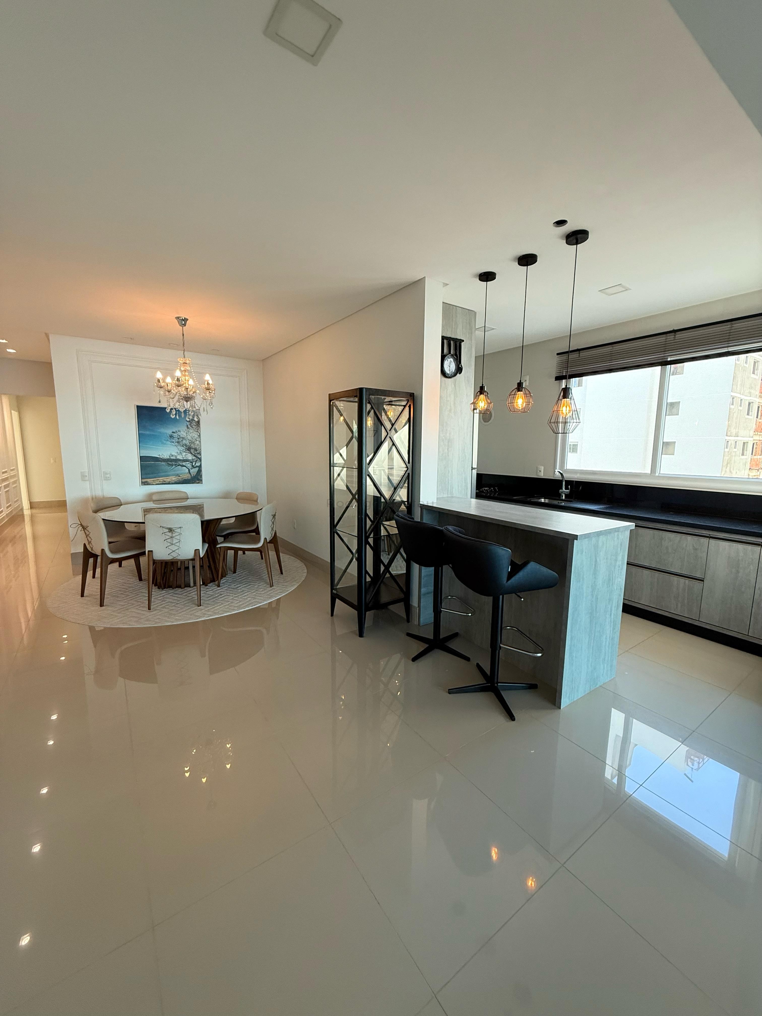 Apartamento com incrível vista mar no Centro Itapema Pronto para Morar - 03 Suítes sendo 01 Master 