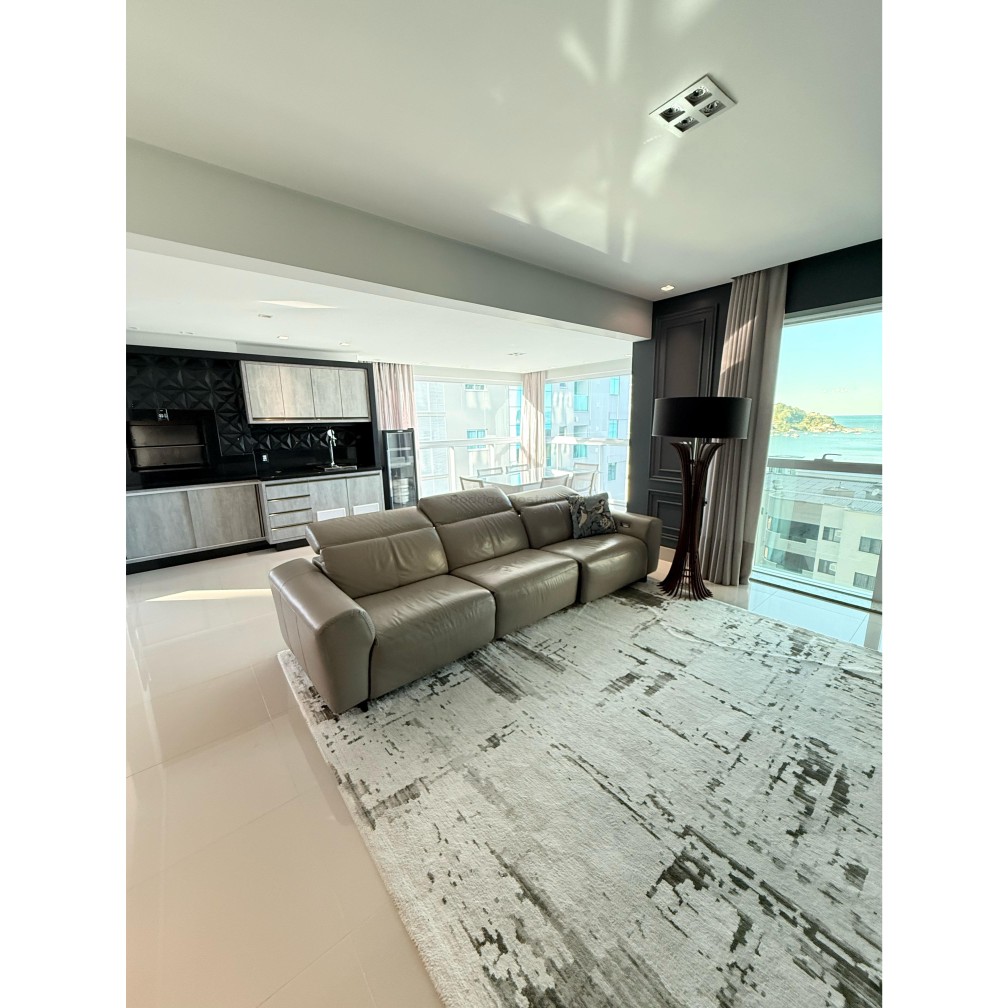 Apartamento com incrível vista mar no Centro Itapema Pronto para Morar - 03 Suítes sendo 01 Master 