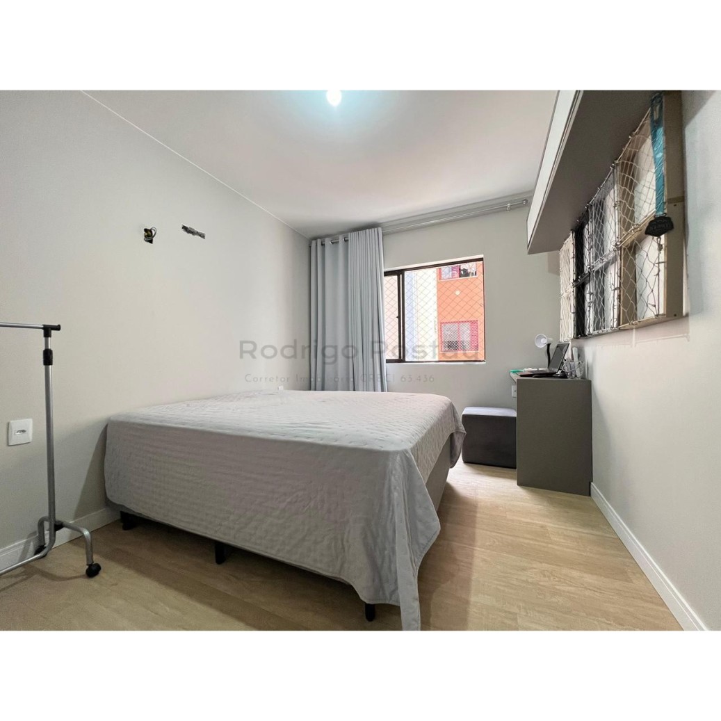 Apartamento de 4 dormitórios e mobiliado na Meia Praia