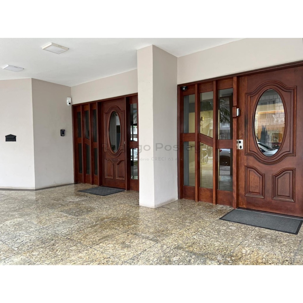 Apartamento de 4 dormitórios e mobiliado na Meia Praia