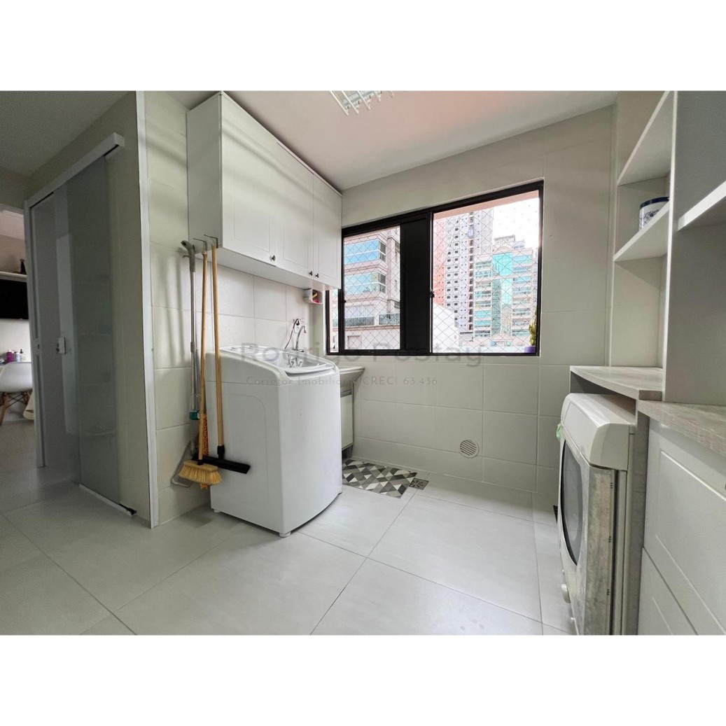 Apartamento de 4 dormitórios e mobiliado na Meia Praia