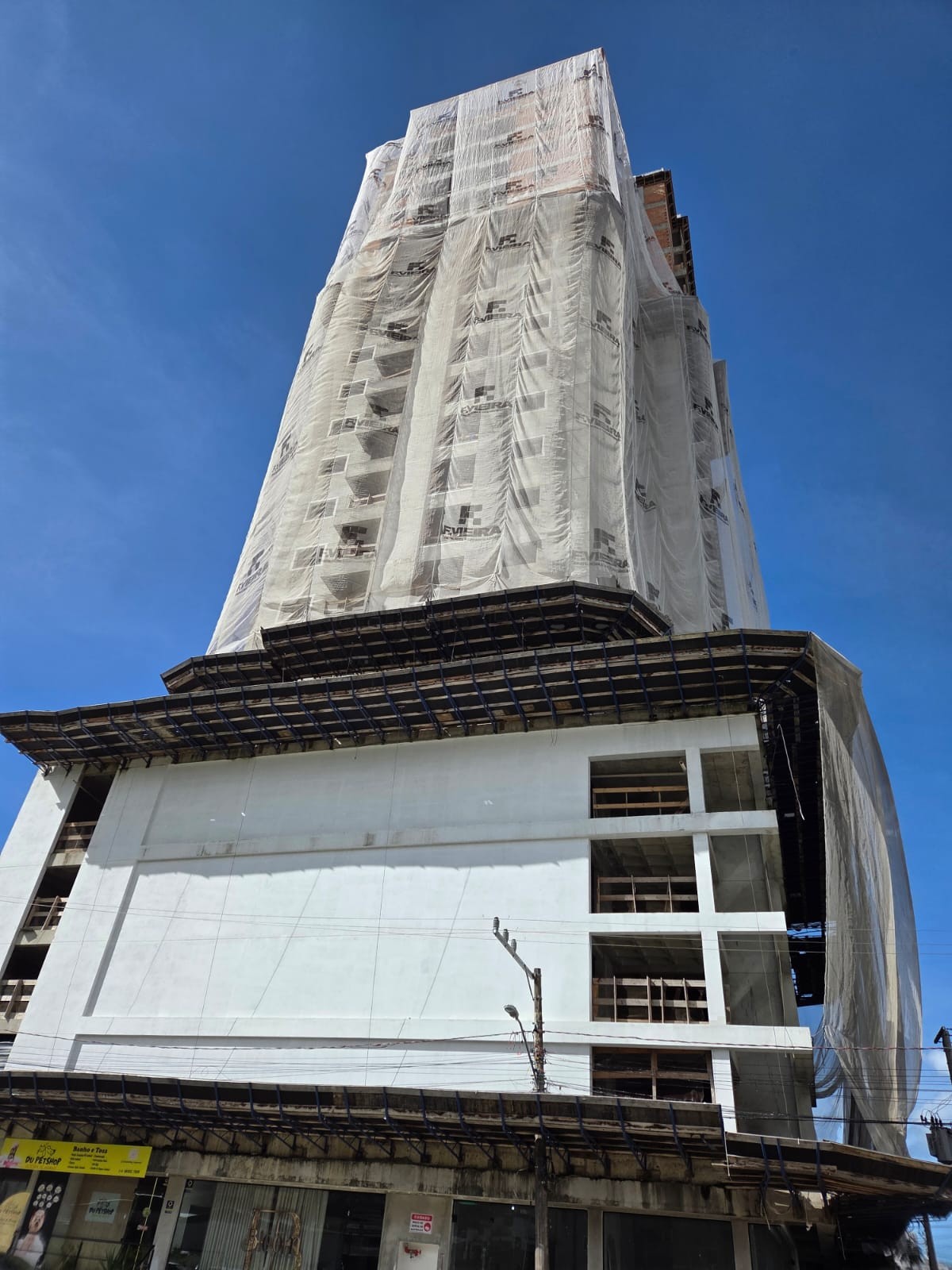 Apartamento no Ilha dos Açores Residence com lazer completo - Morretes Itapema