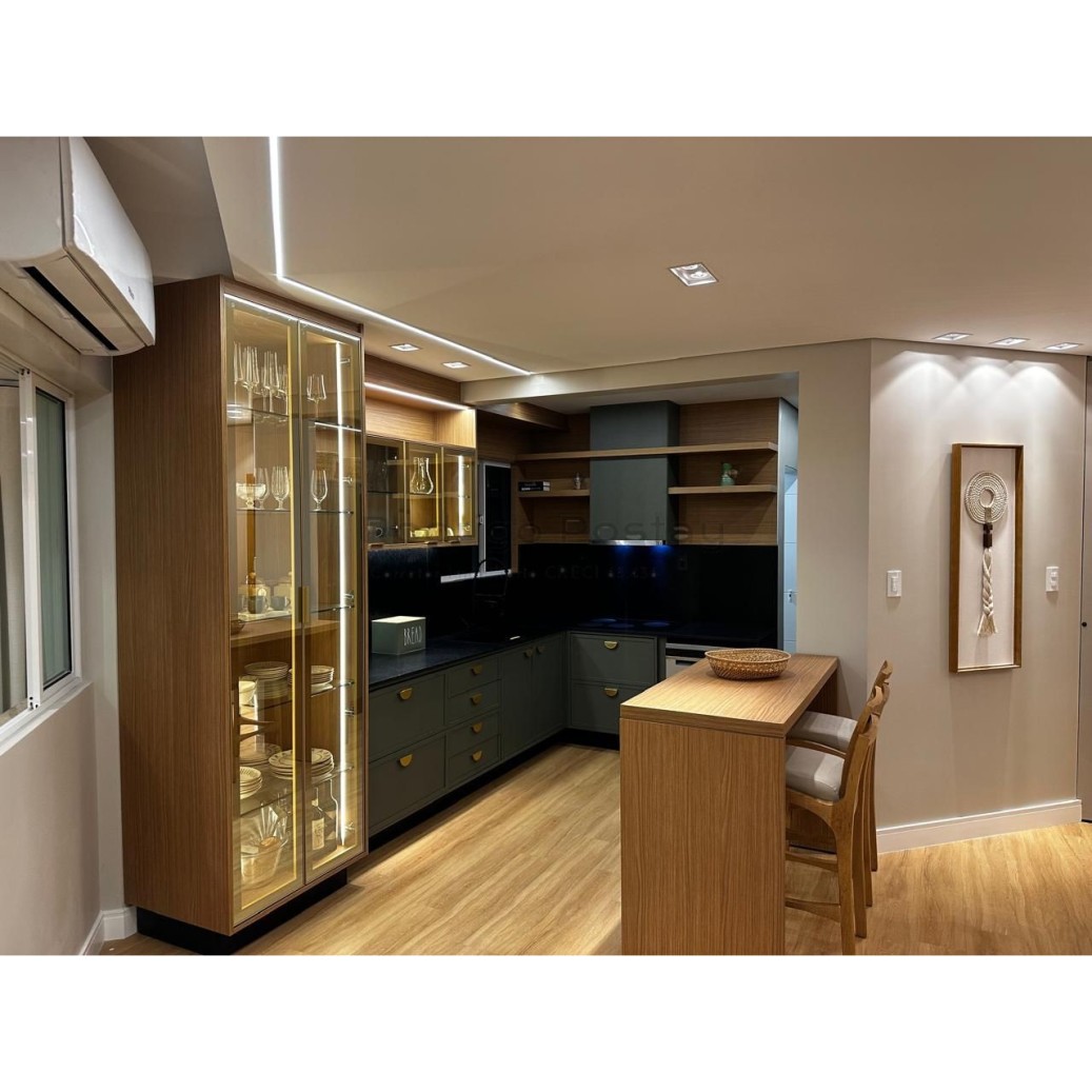 🏖️ Apartamento Finamente Mobiliado – 4 Quartos a Apenas 300m do Mar! 🌊