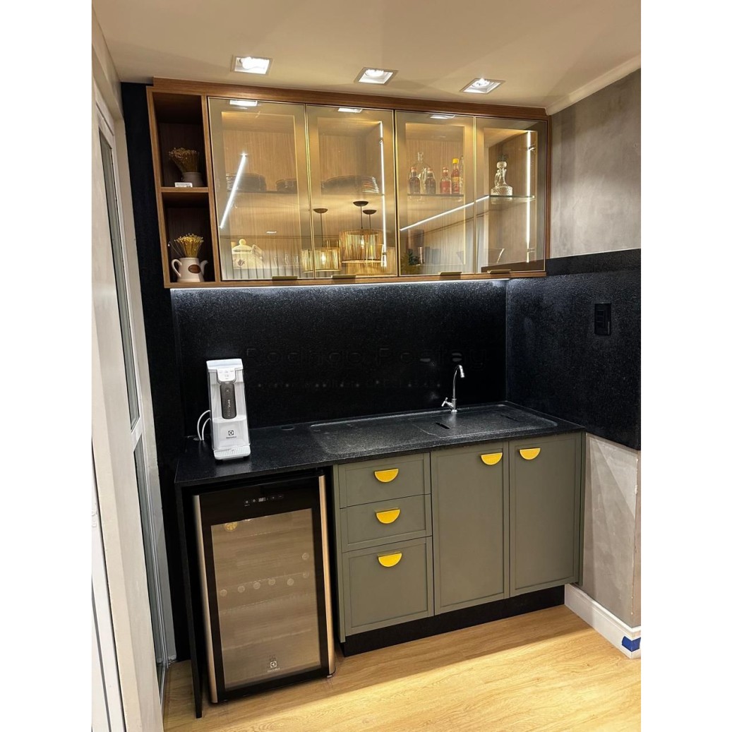 🏖️ Apartamento Finamente Mobiliado – 4 Quartos a Apenas 300m do Mar! 🌊