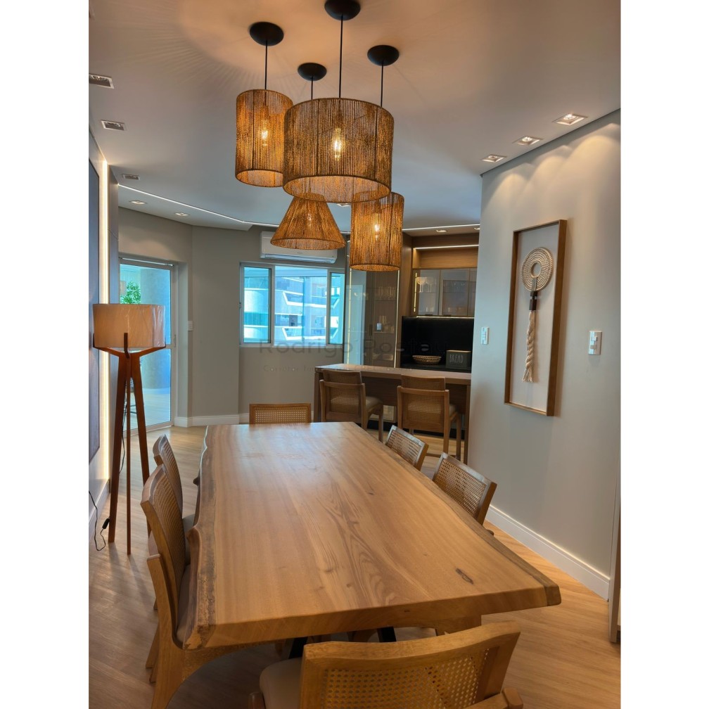 🏖️ Apartamento Finamente Mobiliado – 4 Quartos a Apenas 300m do Mar! 🌊