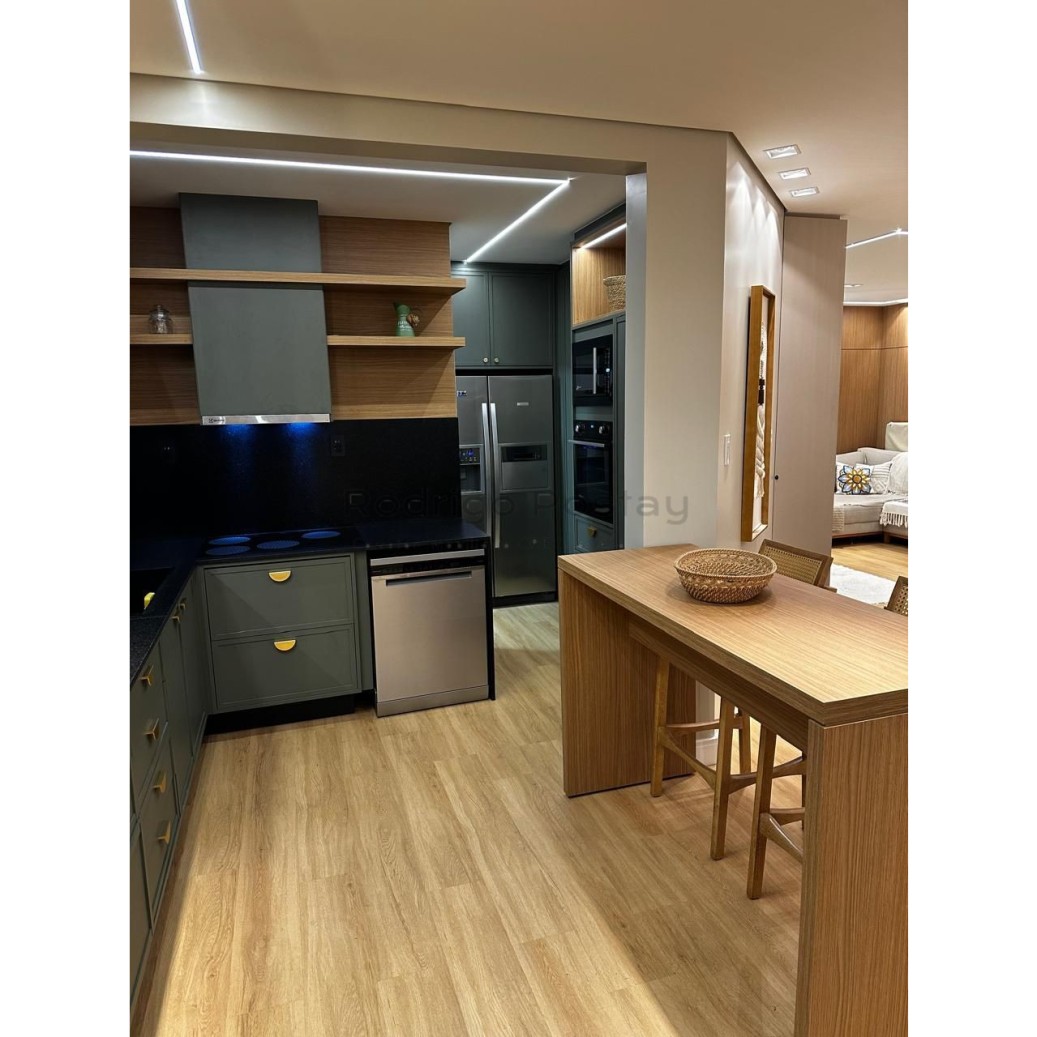 🏖️ Apartamento Finamente Mobiliado – 4 Quartos a Apenas 300m do Mar! 🌊