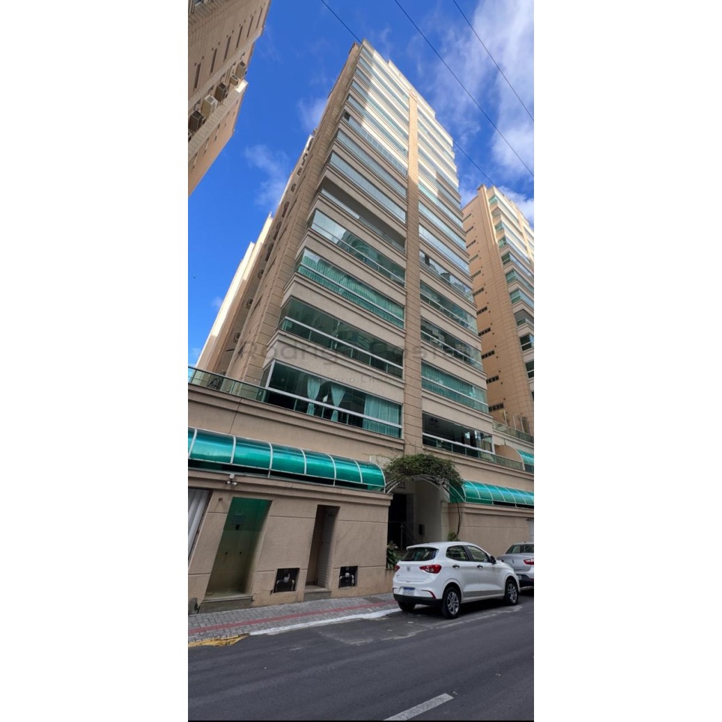 🏡 Apartamento à Venda em Meia Praia – Itapema/SC