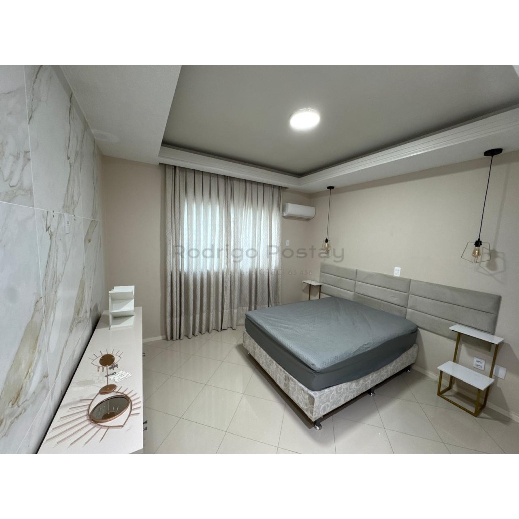 🏡 Apartamento à Venda em Meia Praia – Itapema/SC