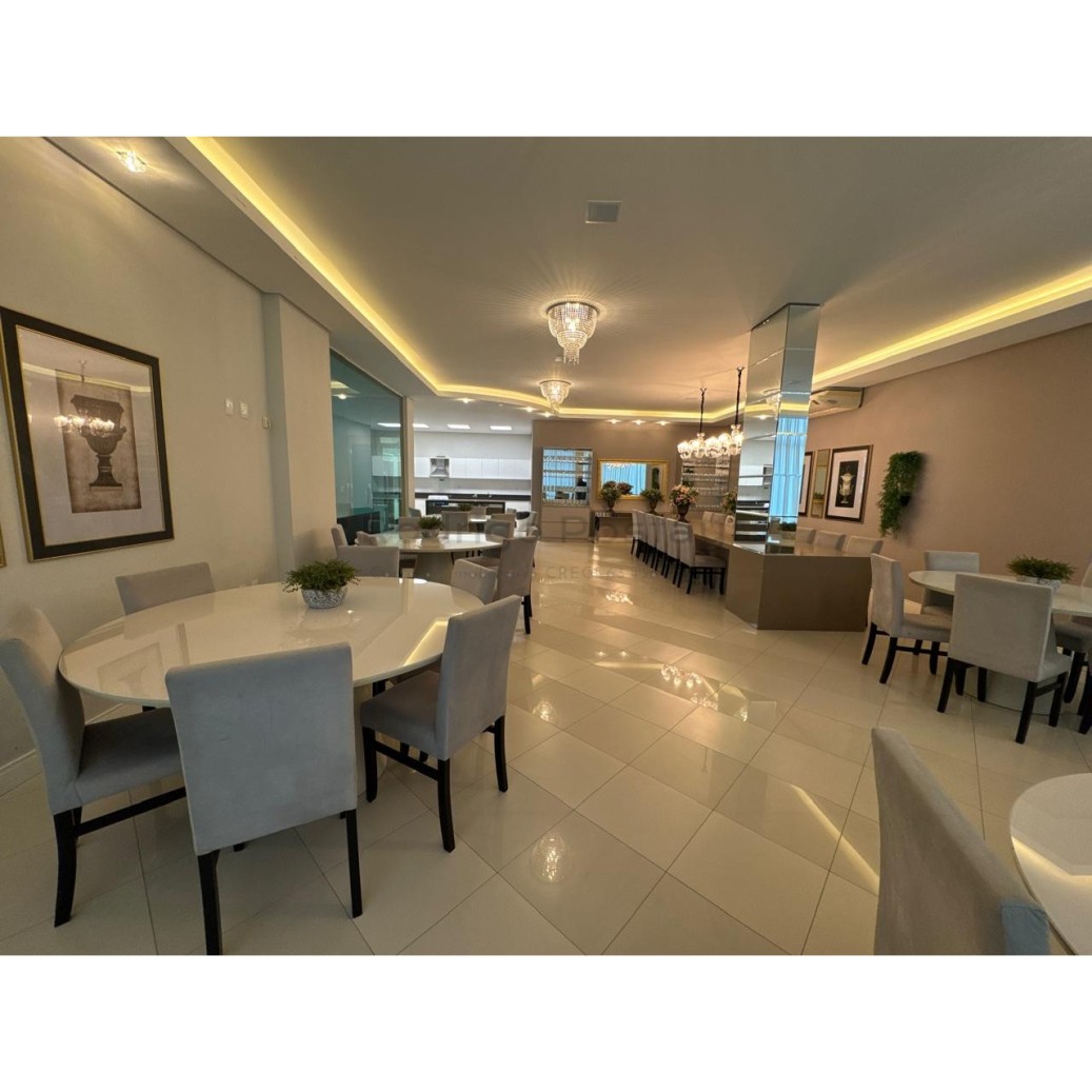 🏡 Apartamento à Venda em Meia Praia – Itapema/SC