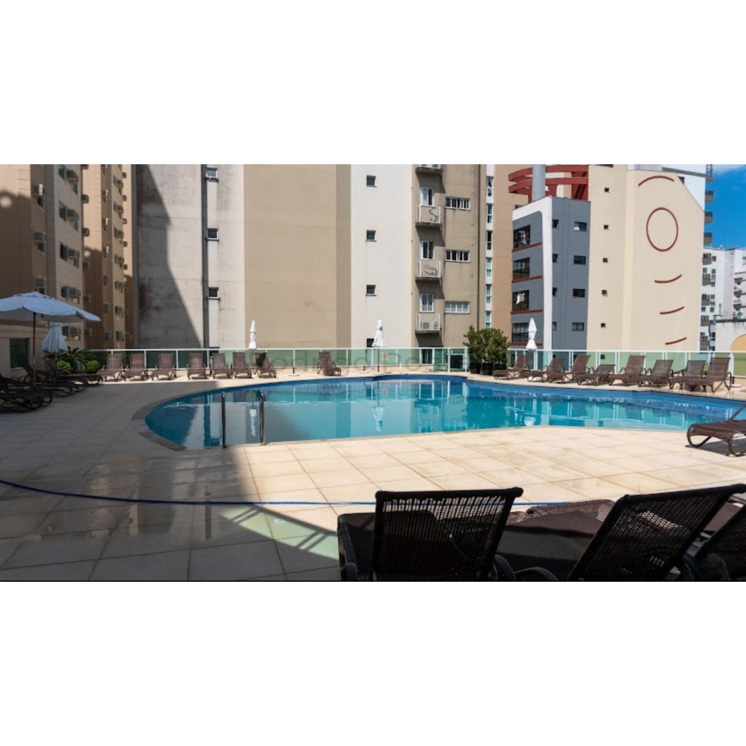 🏡 Apartamento à Venda em Meia Praia – Itapema/SC