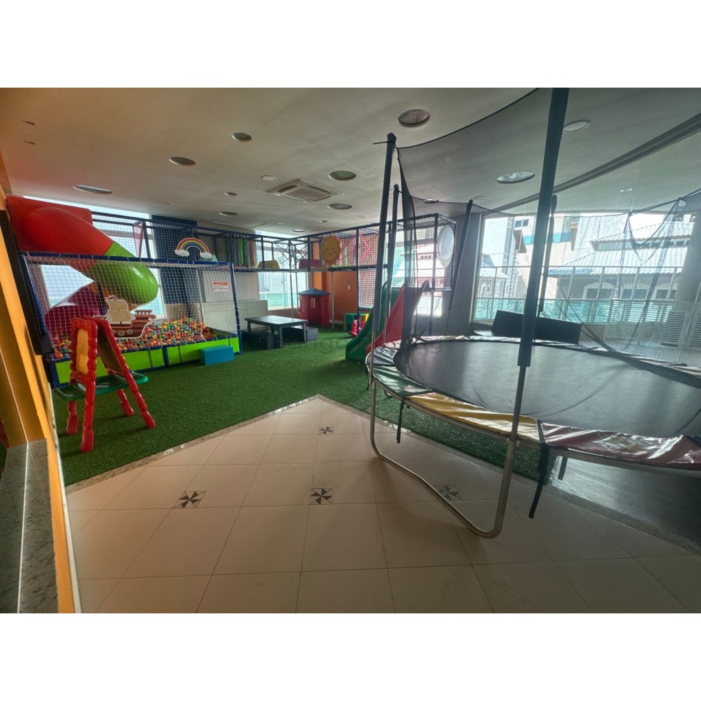 🏡 Apartamento à Venda em Meia Praia – Itapema/SC