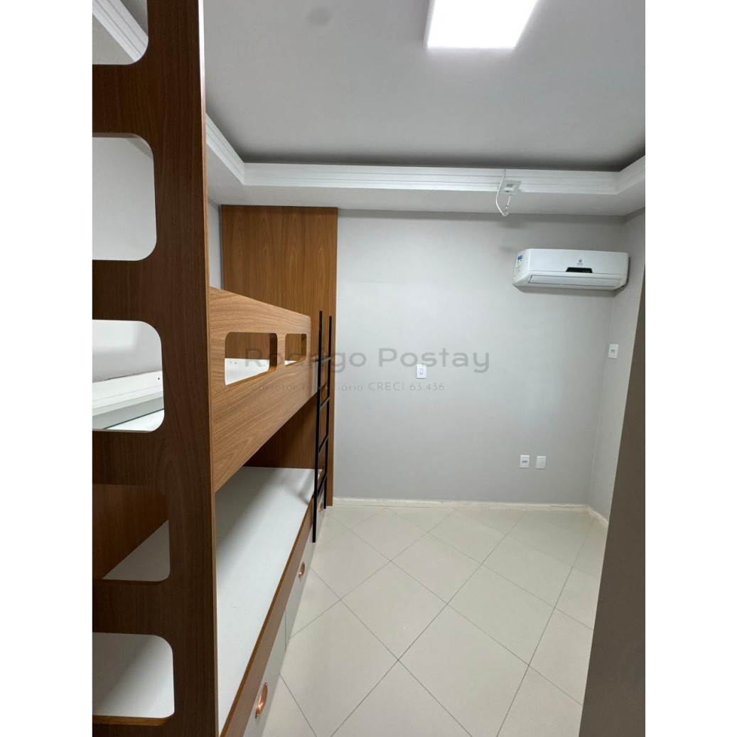 🏡 Apartamento à Venda em Meia Praia – Itapema/SC