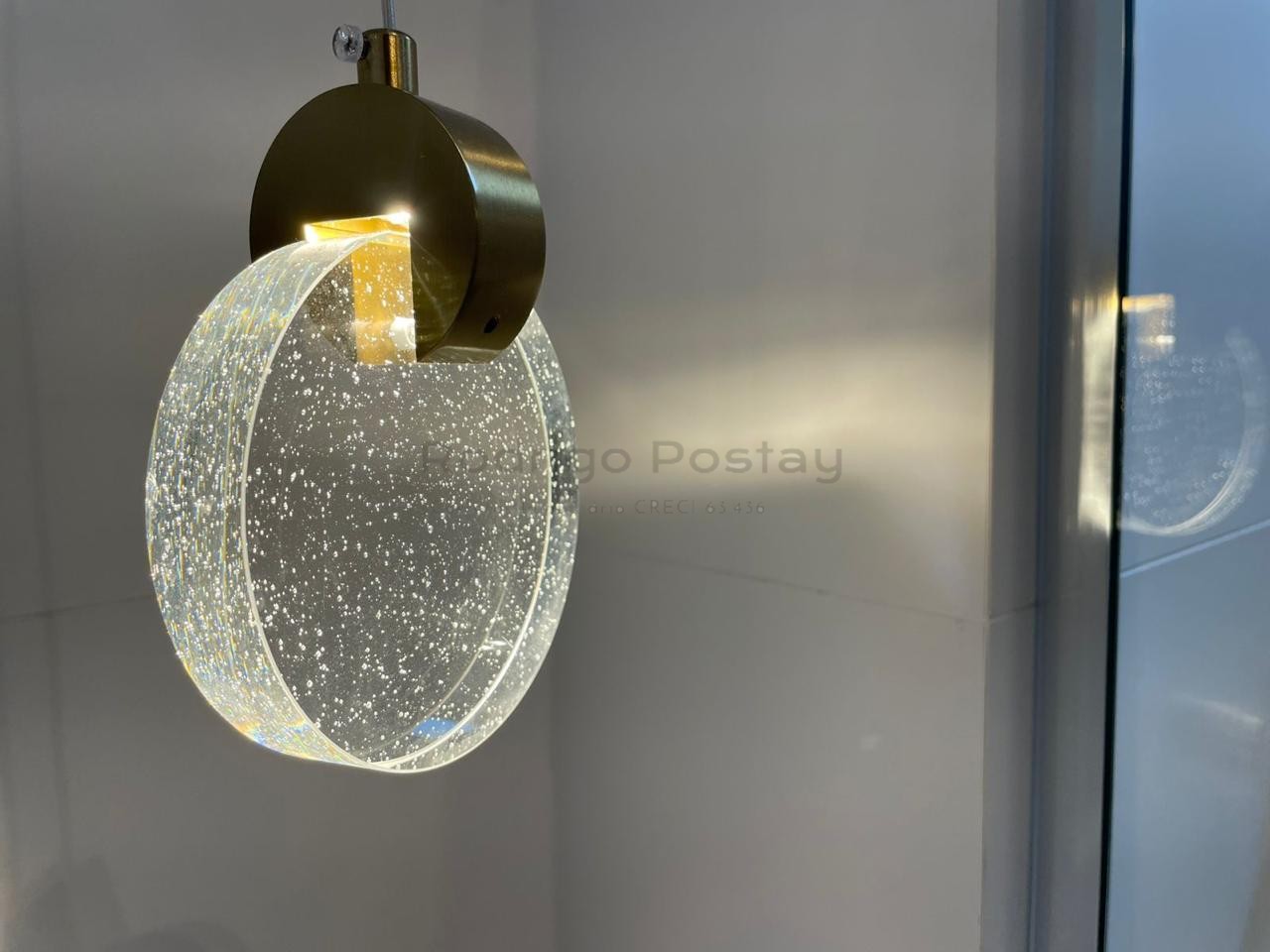 FANTÁSTICO - Apartamento finamente mobiliado na Meia Praia com 3 suítes e lazer completo.