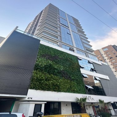 Apartamento 3 suítes na Meia Praia com pagamento em 100x