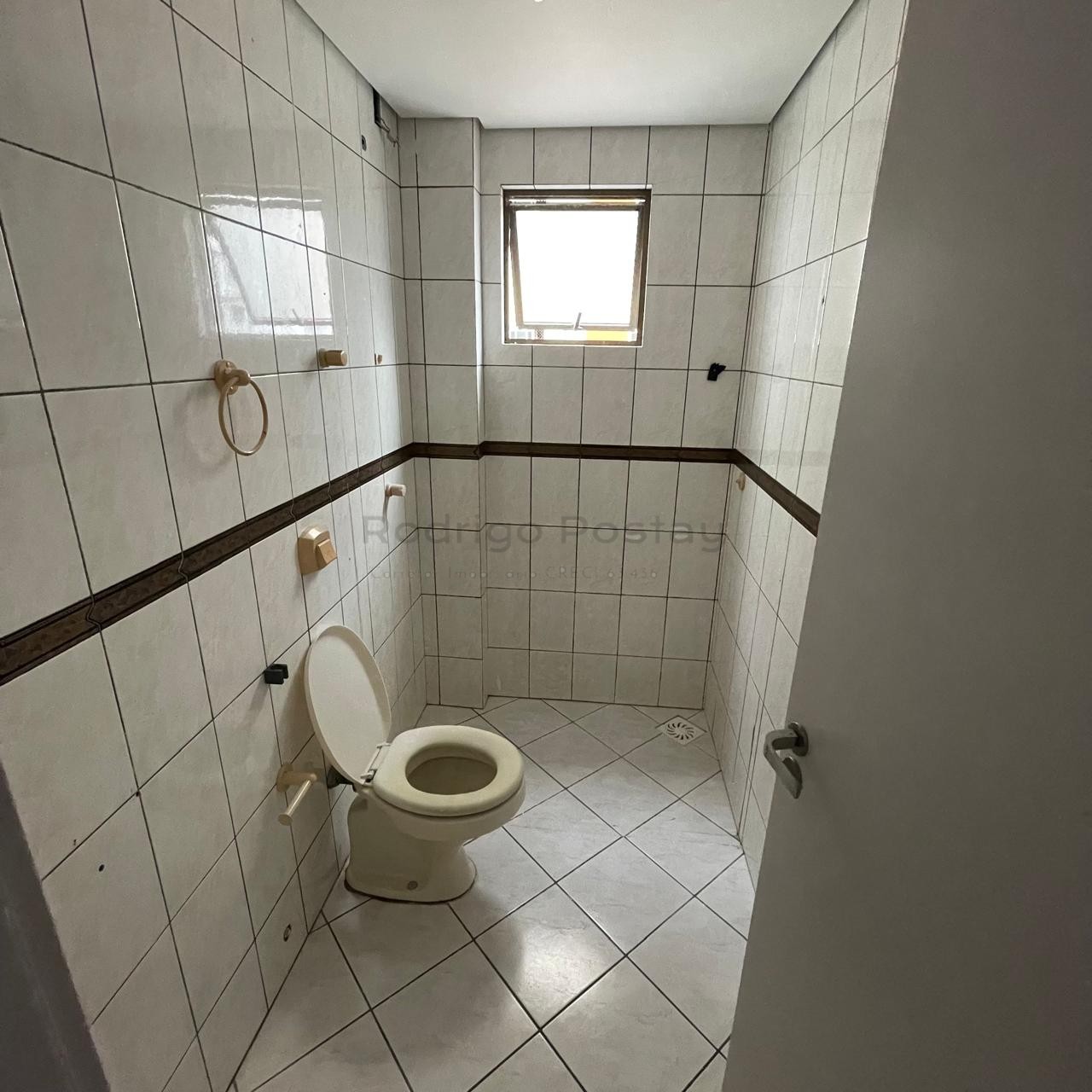 🏖️ Apartamento na Meia Praia — Apenas 250m do Mar! 🏖️