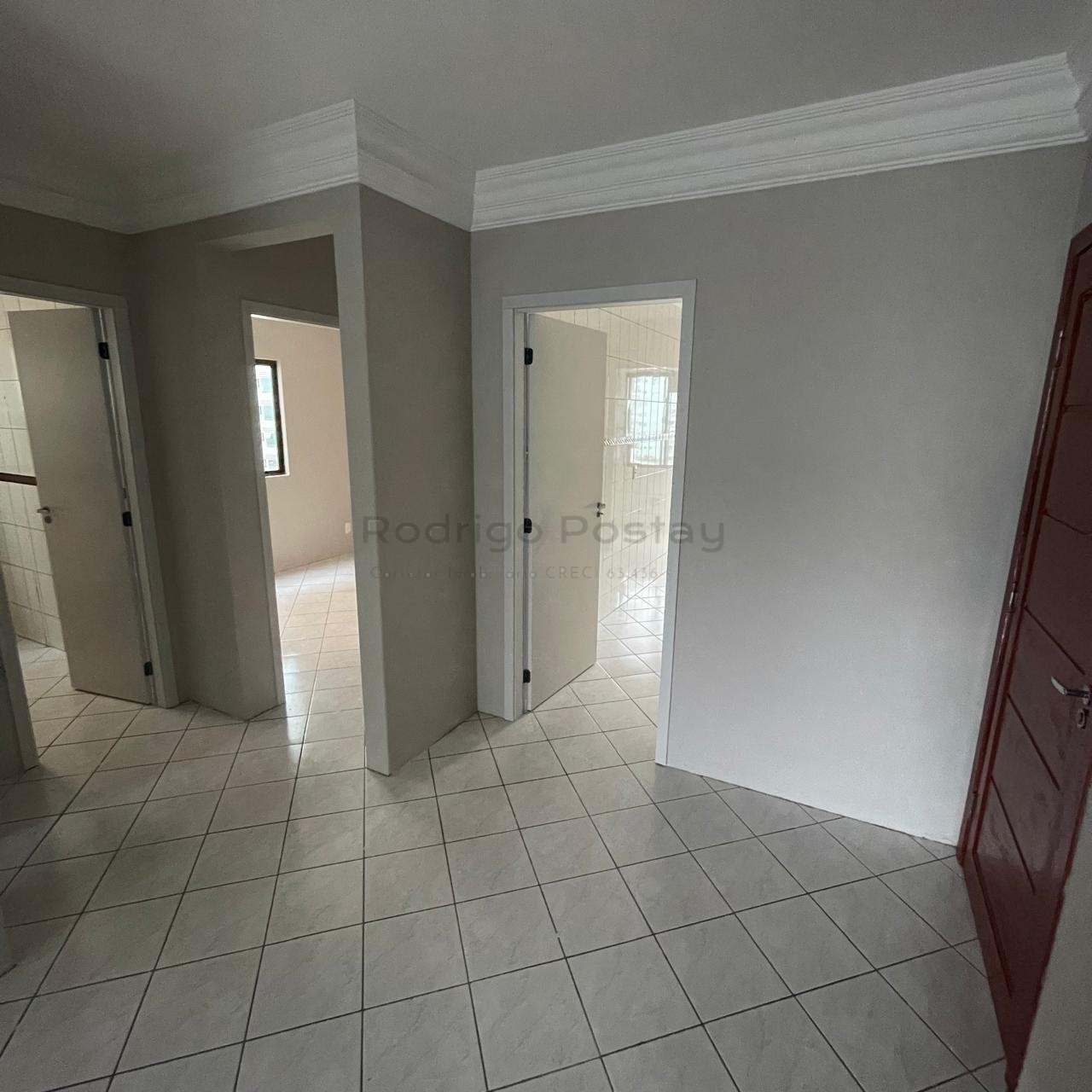 🏖️ Apartamento na Meia Praia — Apenas 250m do Mar! 🏖️