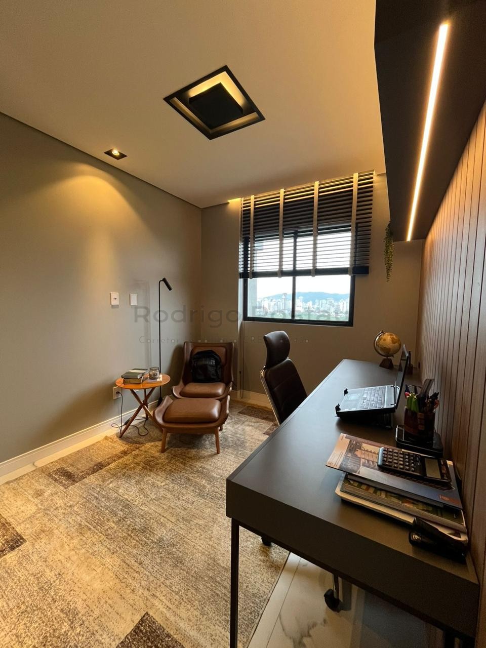 🏖️ APARTAMENTO 3 QUARTOS FINAMENTE MOBILIADO • PAGAMENTO EM ATÉ 72x Localizado na Meia Praia 