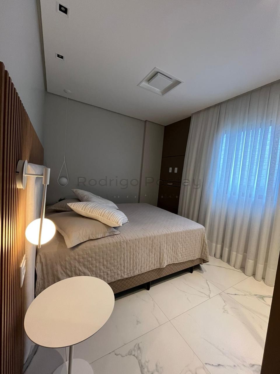 🏖️ APARTAMENTO 3 QUARTOS FINAMENTE MOBILIADO • PAGAMENTO EM ATÉ 72x Localizado na Meia Praia 