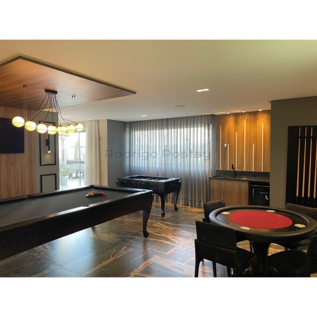 GIGANTE - AP NA MEIA PRAIA COM 176M² SENDO 3 SUÍTES + 3 VAGAS - SALDO EM 36X