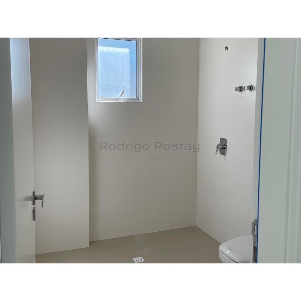 GIGANTE - AP NA MEIA PRAIA COM 176M² SENDO 3 SUÍTES + 3 VAGAS - SALDO EM 36X