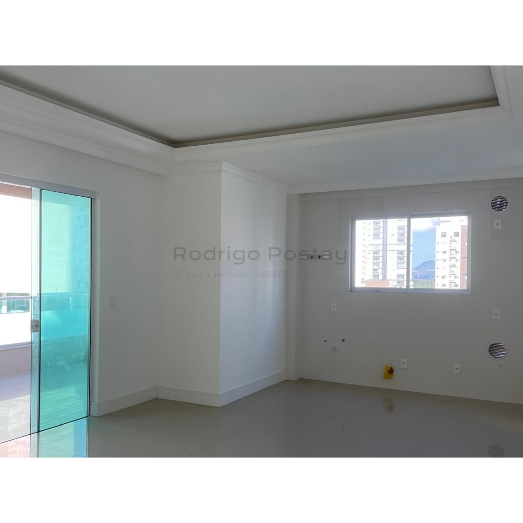 GIGANTE - AP NA MEIA PRAIA COM 176M² SENDO 3 SUÍTES + 3 VAGAS - SALDO EM 36X