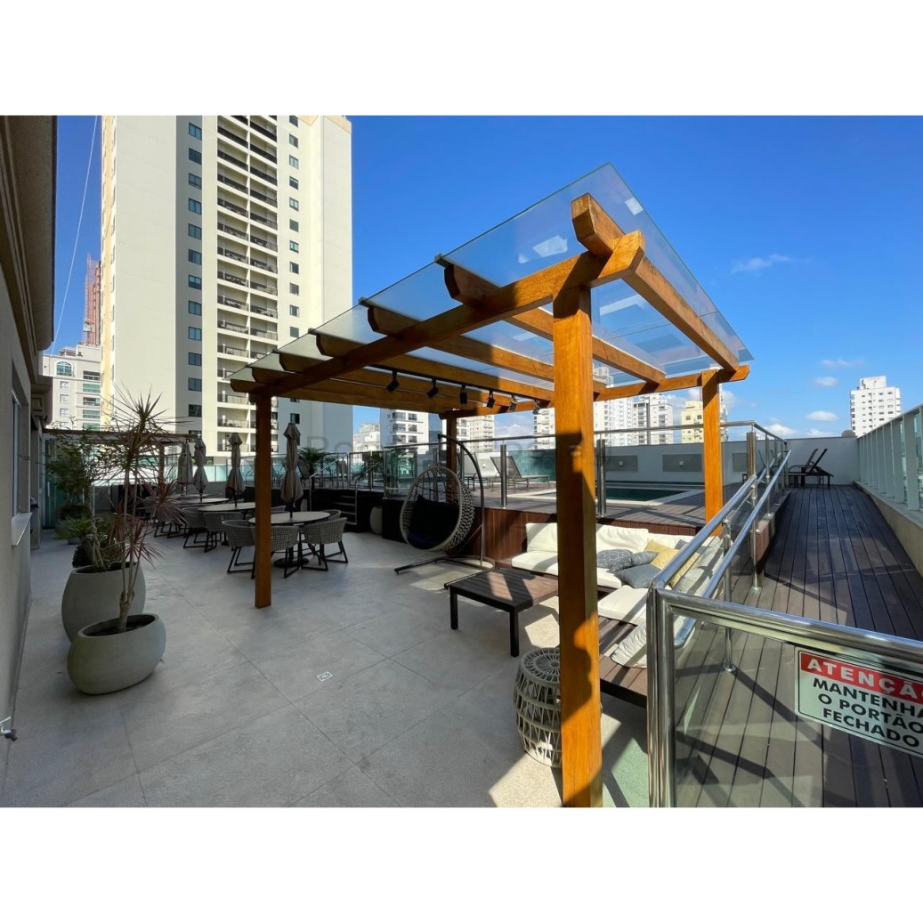 GIGANTE - AP NA MEIA PRAIA COM 176M² SENDO 3 SUÍTES + 3 VAGAS - SALDO EM 36X