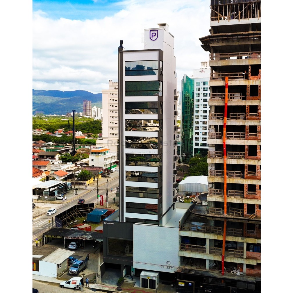 Apartamento com 3 suítes e lazer no rooftot 500m da Praia do Pereque