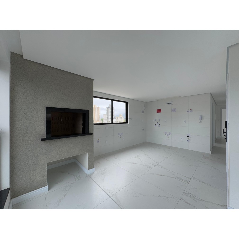 Apartamento com 3 suítes e lazer no rooftot 500m da Praia do Pereque