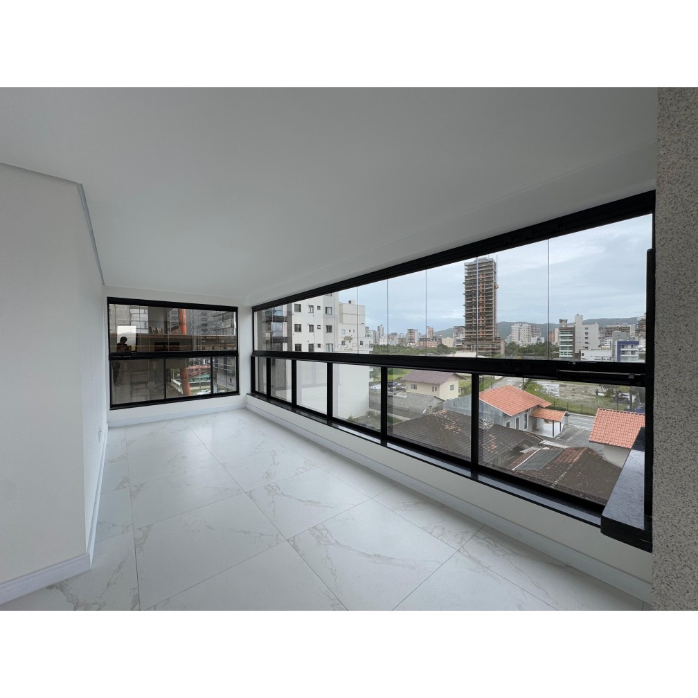Apartamento com 3 suítes e lazer no rooftot 500m da Praia do Pereque