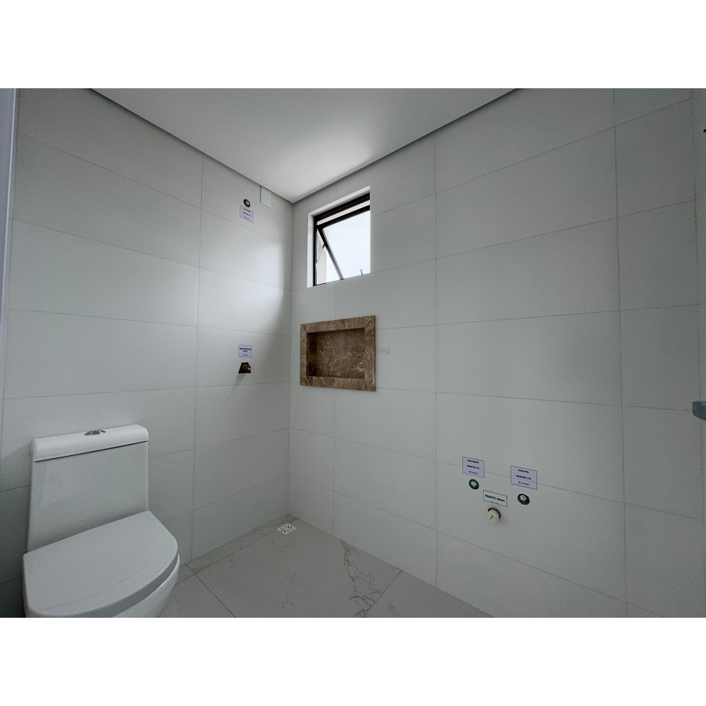 Apartamento com 3 suítes e lazer no rooftot 500m da Praia do Pereque