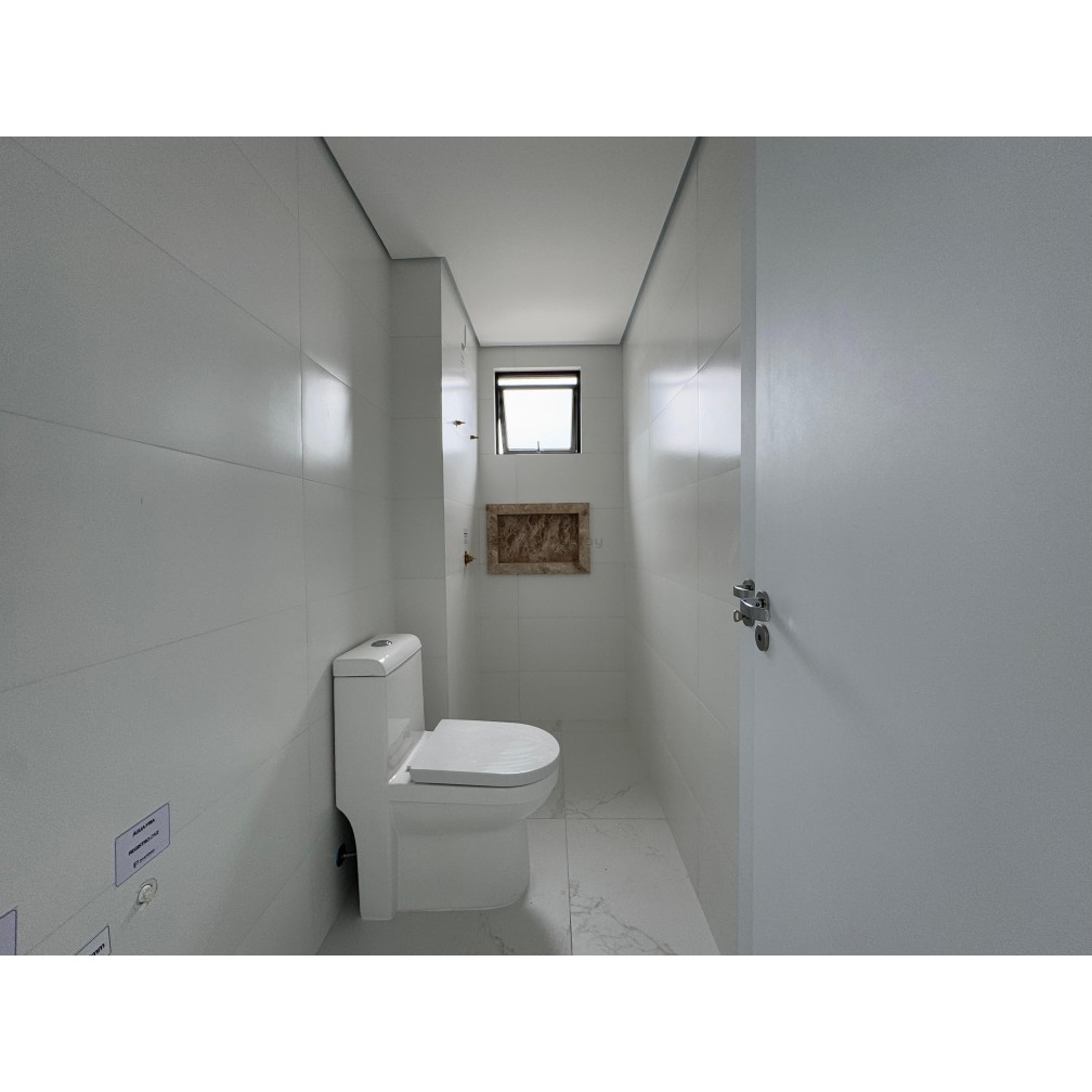 Apartamento com 3 suítes e lazer no rooftot 500m da Praia do Pereque