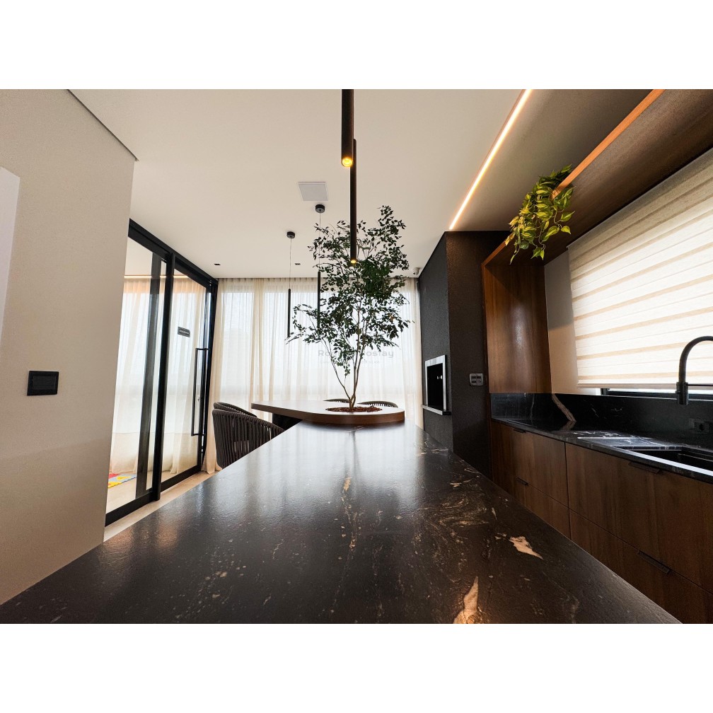 Apartamento com 3 suítes e lazer no rooftot 500m da Praia do Pereque