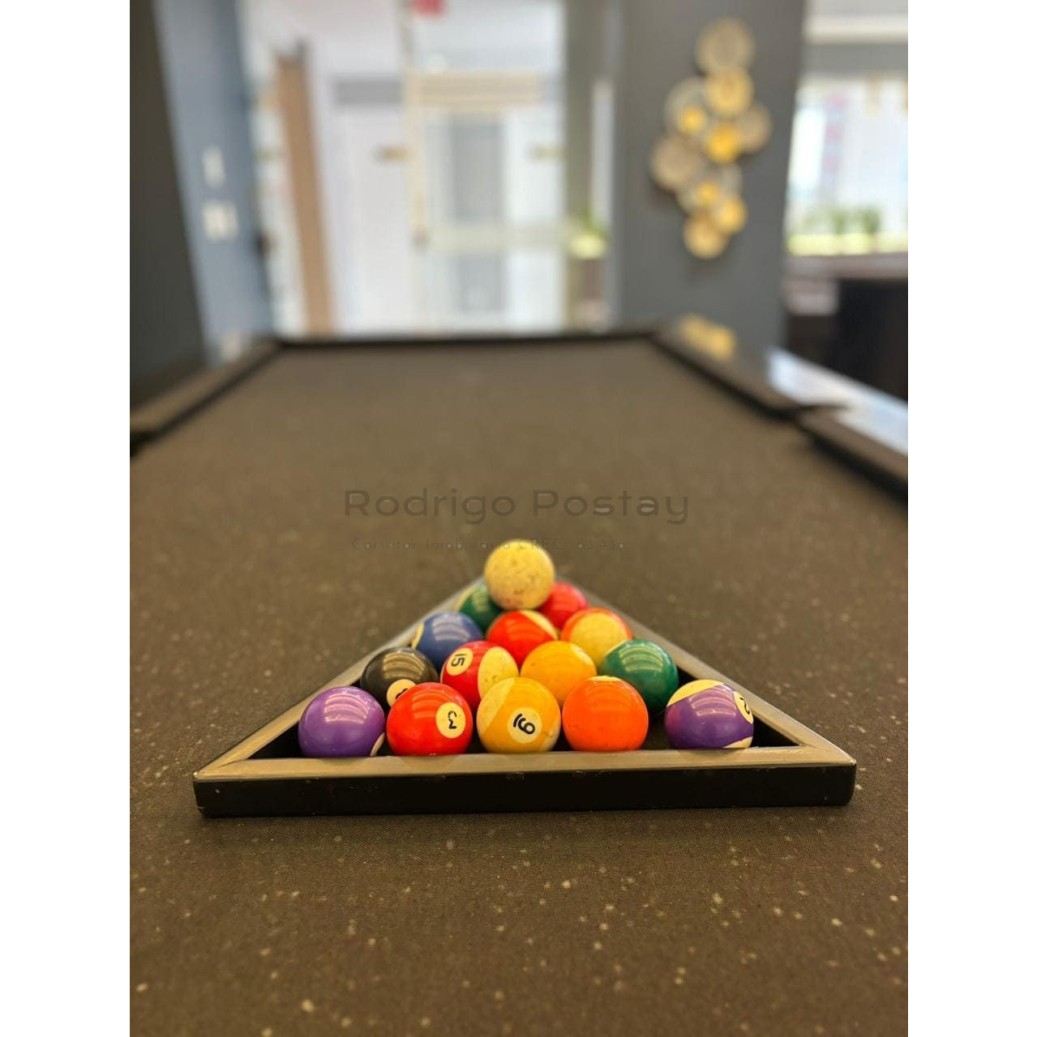 IMPERDÍVEL Apartamento finamente mobiliado na Meia Praia