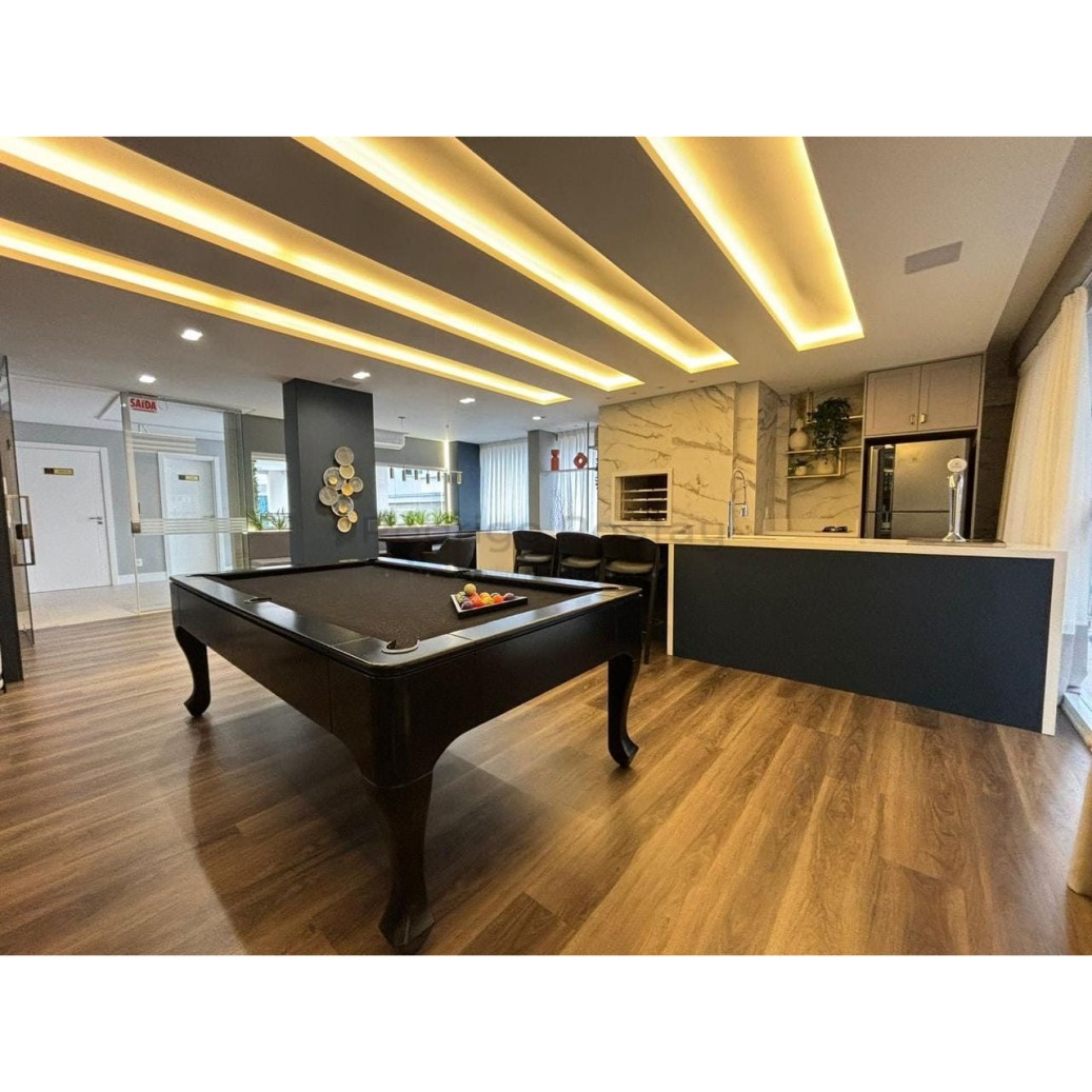 IMPERDÍVEL Apartamento finamente mobiliado na Meia Praia