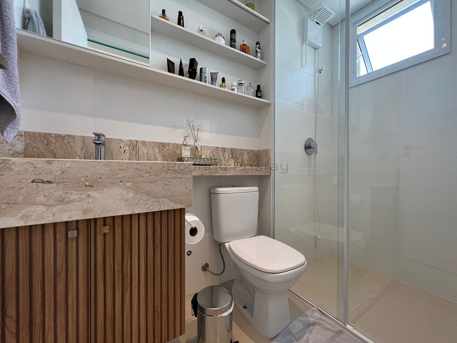 Apartamento com 3 quartos finamente mobiliado - com vista mar e lazer completo