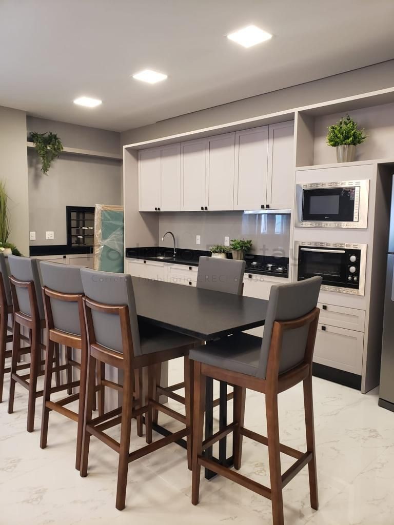 Apartamento com 3 quartos finamente mobiliado - com vista mar e lazer completo