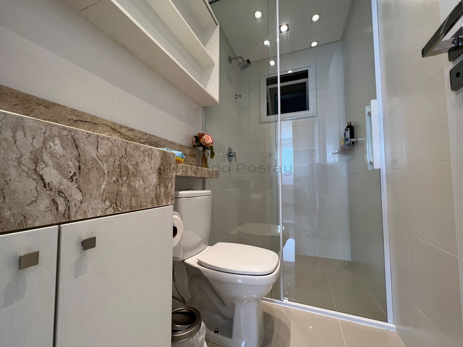 Apartamento com 3 quartos finamente mobiliado - com vista mar e lazer completo