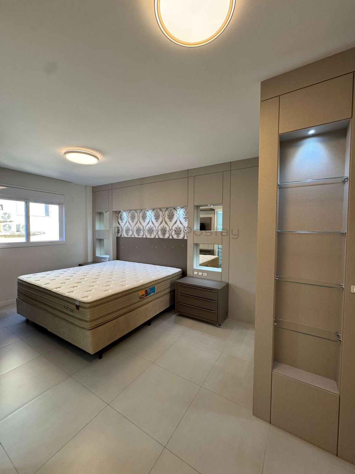 Apartamento finamente mobiliado no Saint Gabriel Residence - Meia Praia 