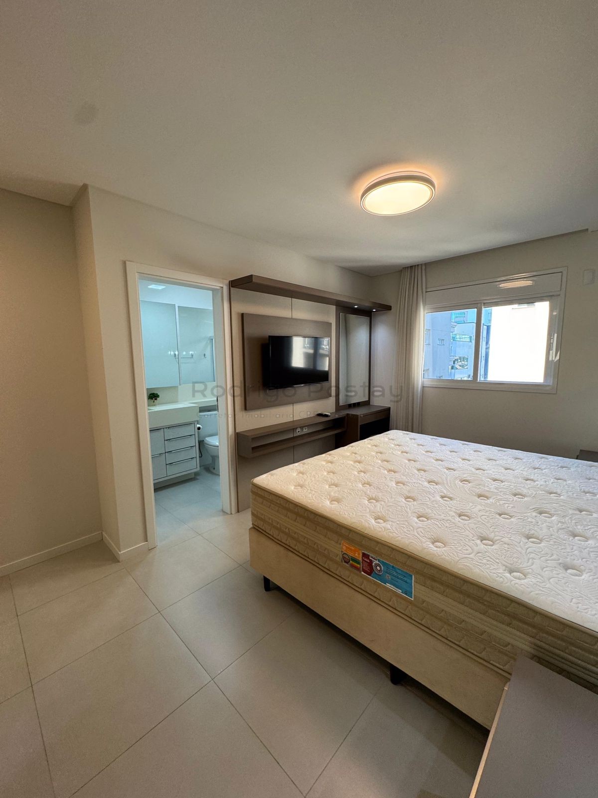 Apartamento finamente mobiliado no Saint Gabriel Residence - Meia Praia 