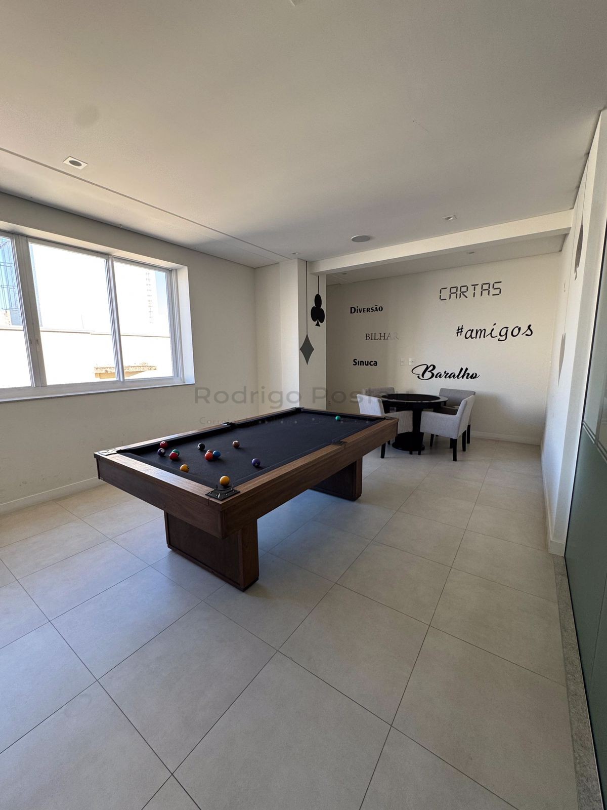 Apartamento finamente mobiliado no Saint Gabriel Residence - Meia Praia 