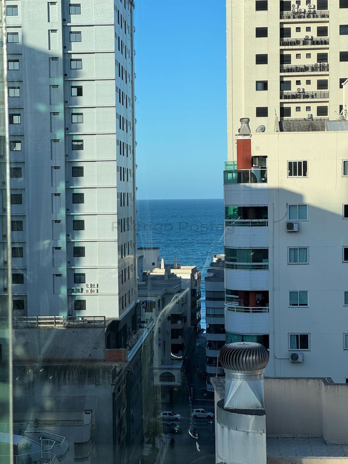 Apartamento finamente mobiliado no Saint Gabriel Residence - Meia Praia 