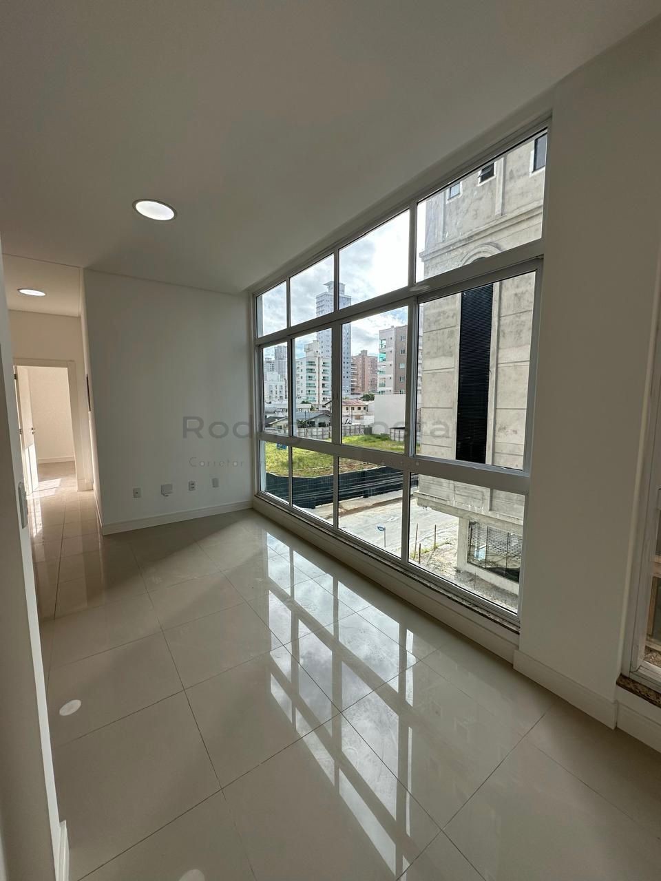 Apartamento no Santa Monica Residence com opção de parcelamento em até 72x - Meia Praia