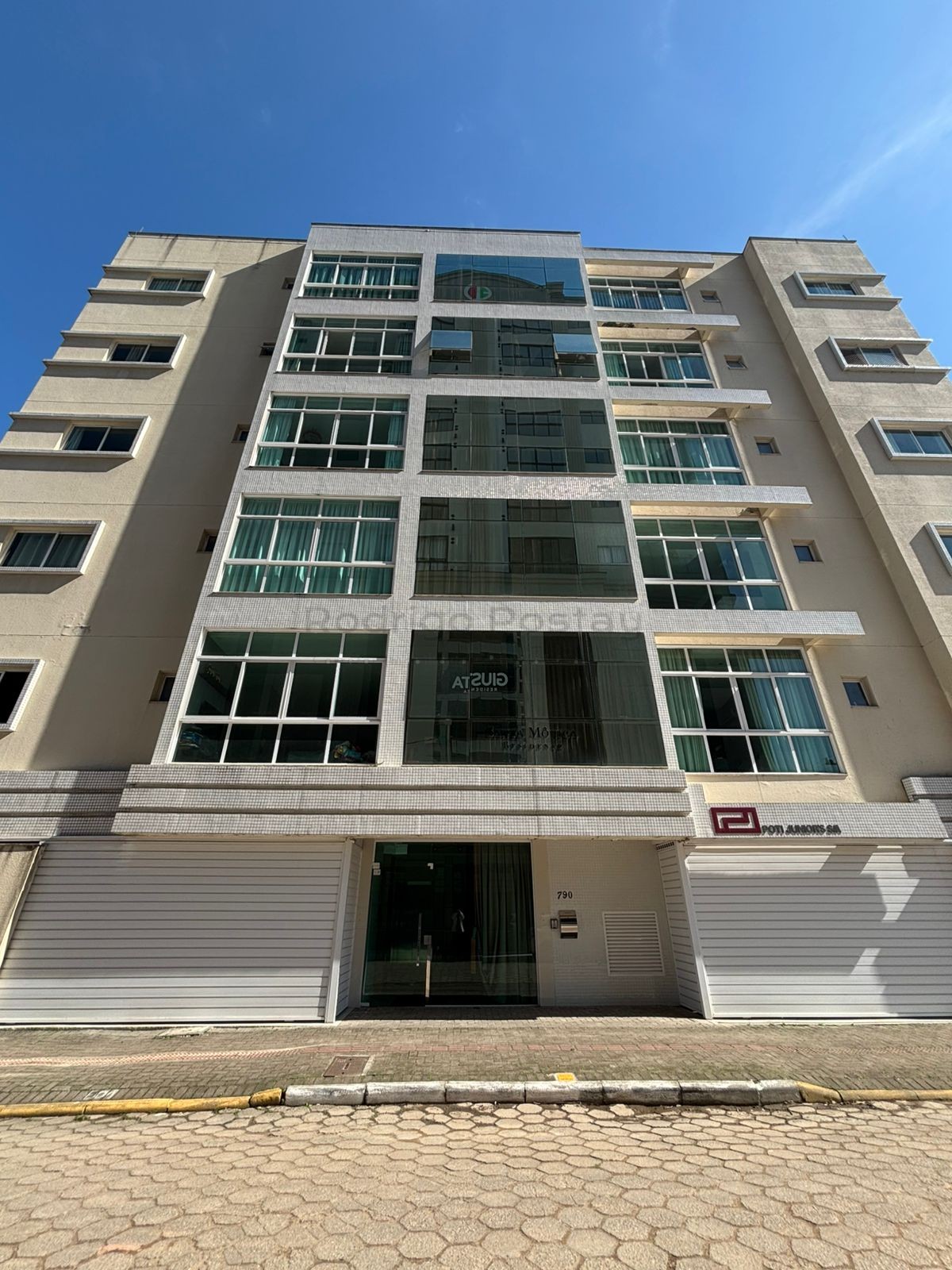 Apartamento no Santa Monica Residence com opção de parcelamento em até 72x - Meia Praia