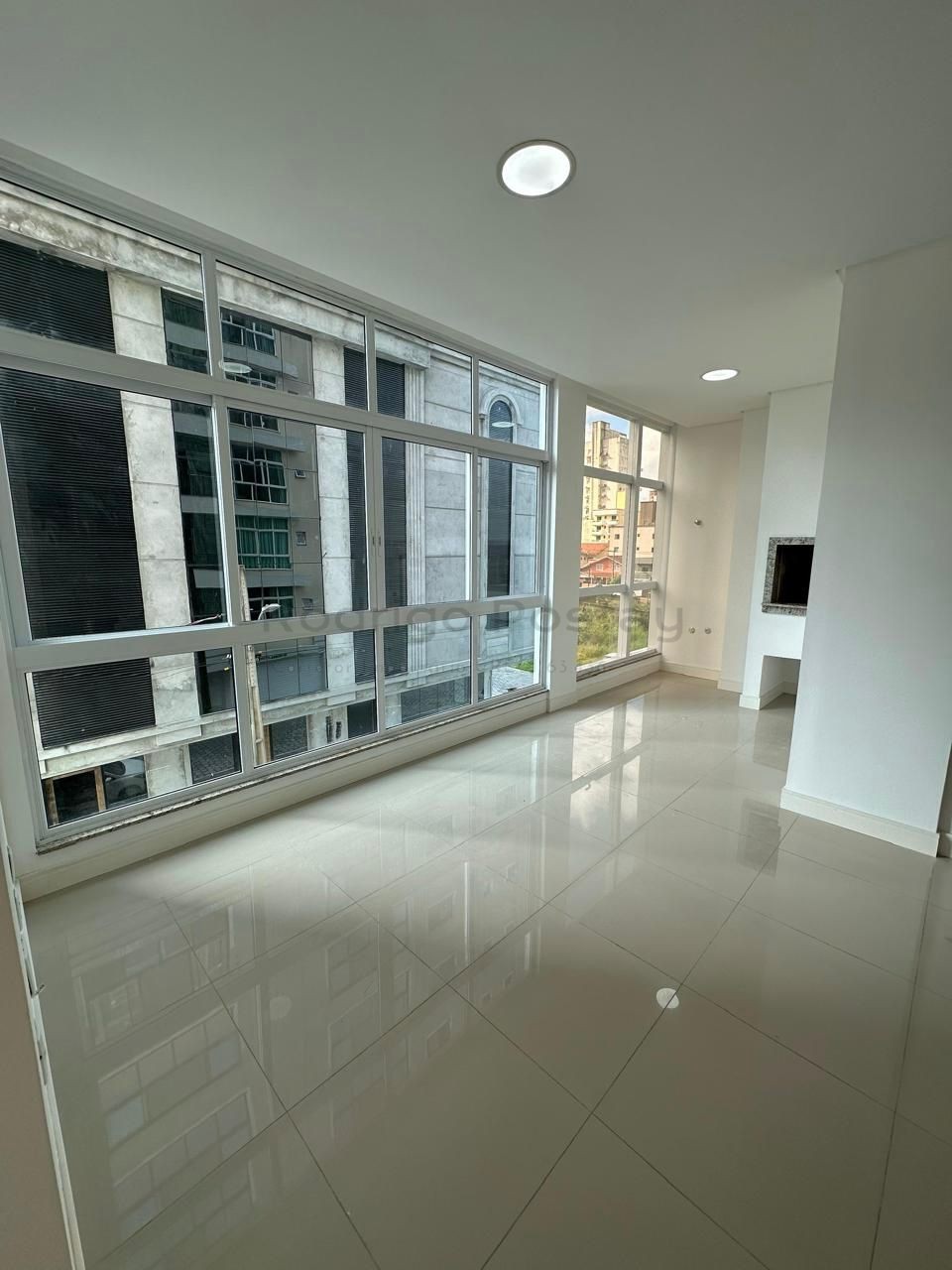 Apartamento no Santa Monica Residence com opção de parcelamento em até 72x - Meia Praia